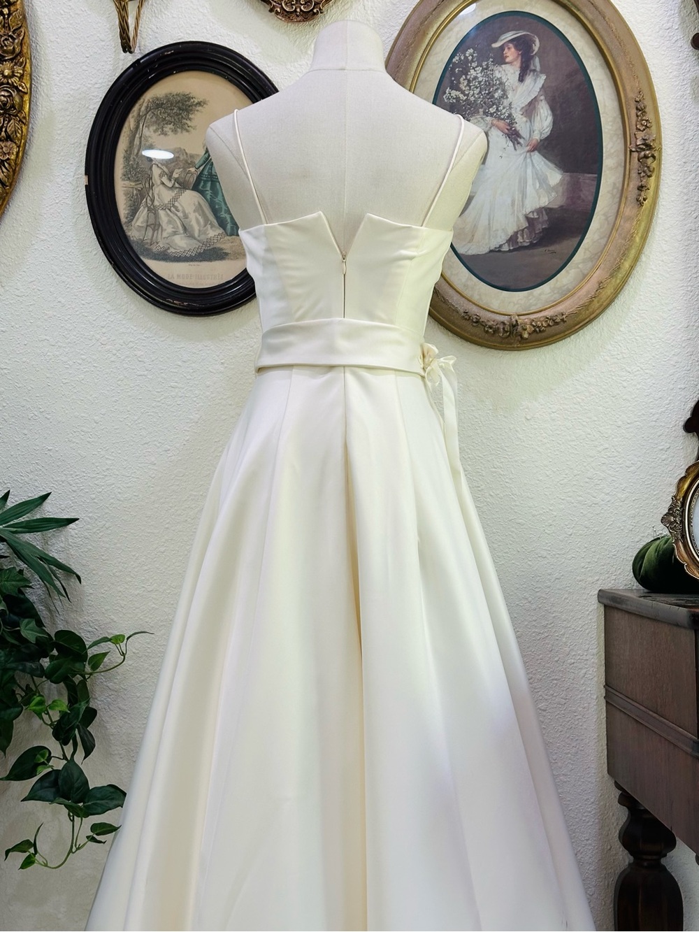Elegant Ivory Satin A-Line Dress with Sash - Picture 10 of 16